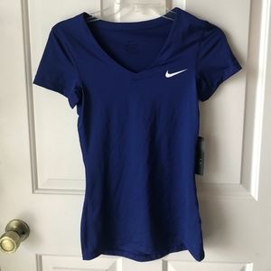 Brand new Nike running top